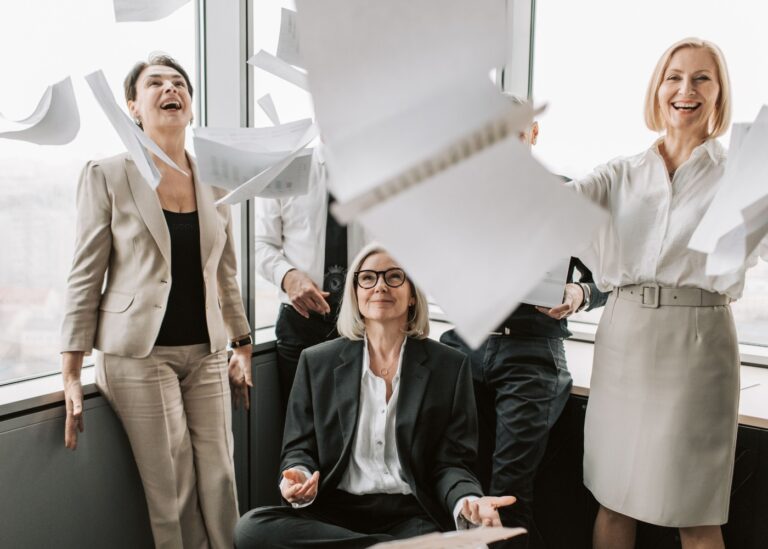 https://www.pexels.com/photo/happy-women-smiling-7434016/
