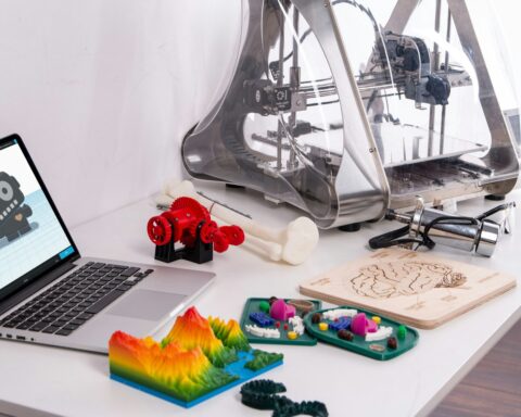 https://unsplash.com/photos/a-laptop-computer-sitting-on-top-of-a-white-desk-Fo-HQUlRGkU